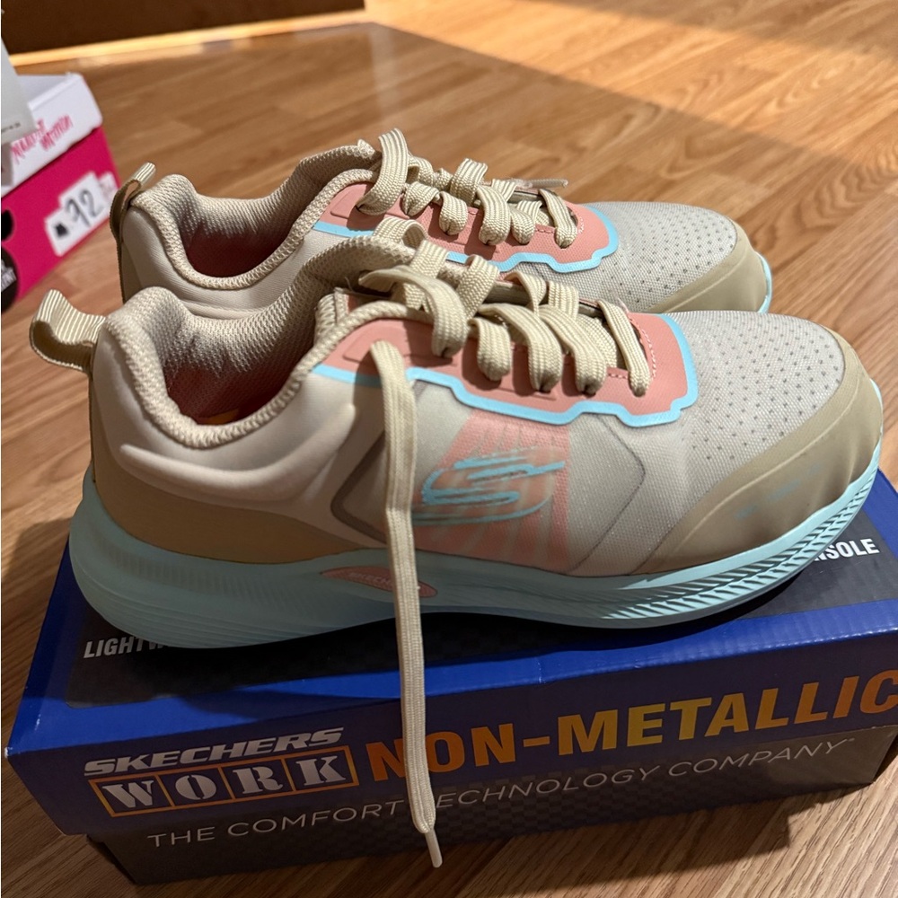 Sketchers composite toe non slip work shoe womens 6.5